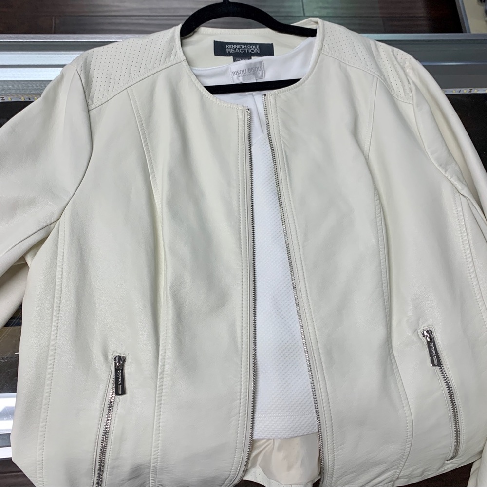 ✨Beautiful faux leather KCR jacket ✨